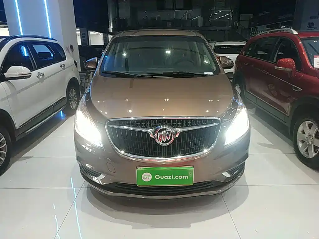 Buick GL8 — миниатюра 3