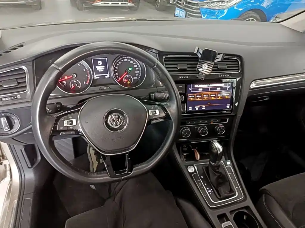 Volkswagen Golf — миниатюра 10