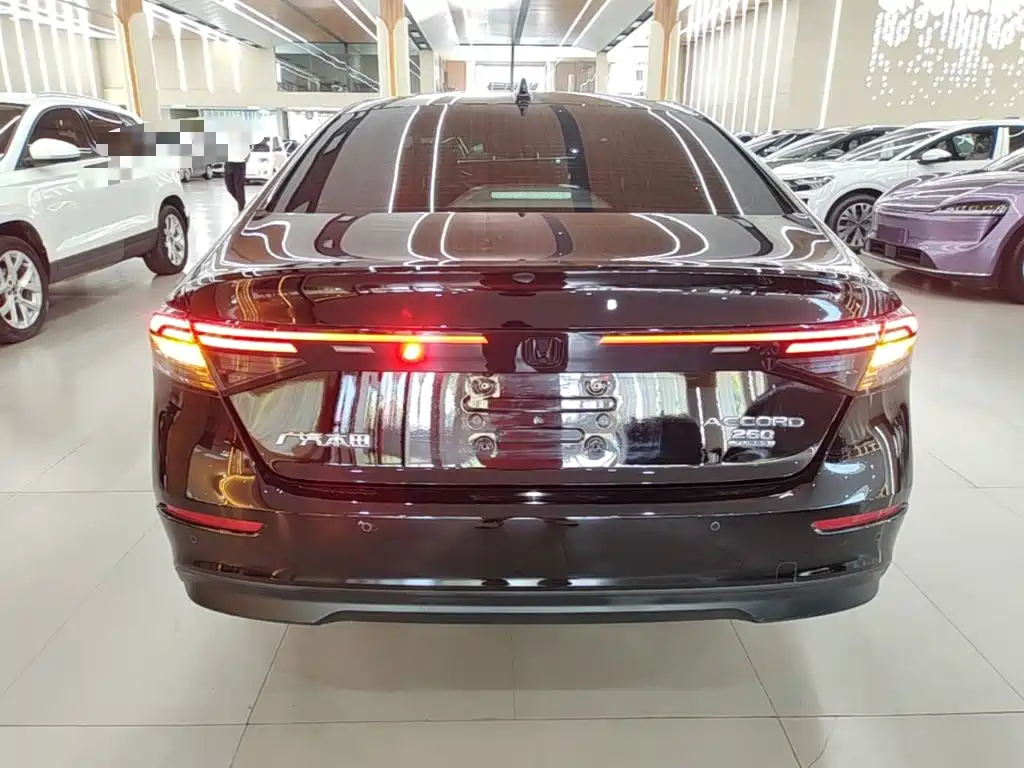 Honda Accord — миниатюра 6