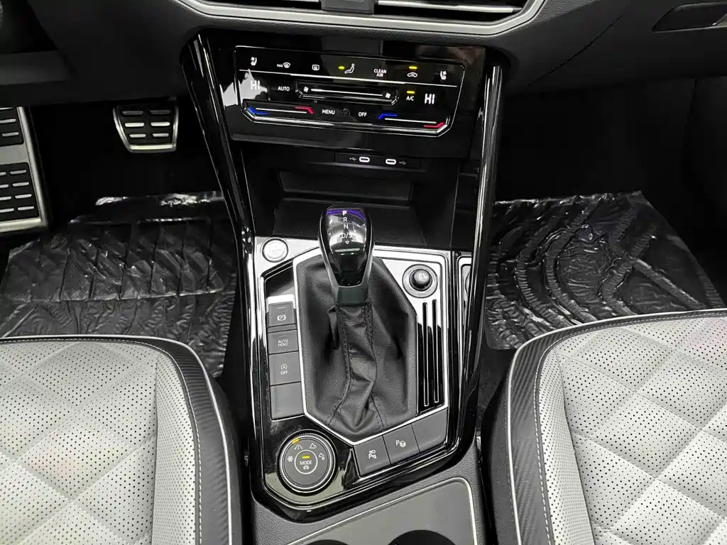 Volkswagen X — миниатюра 10
