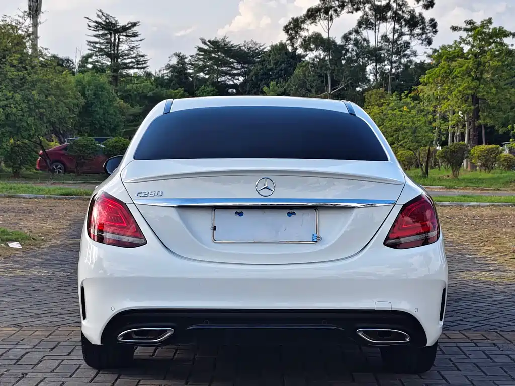 Mercedes-Benz C-Class — миниатюра 16