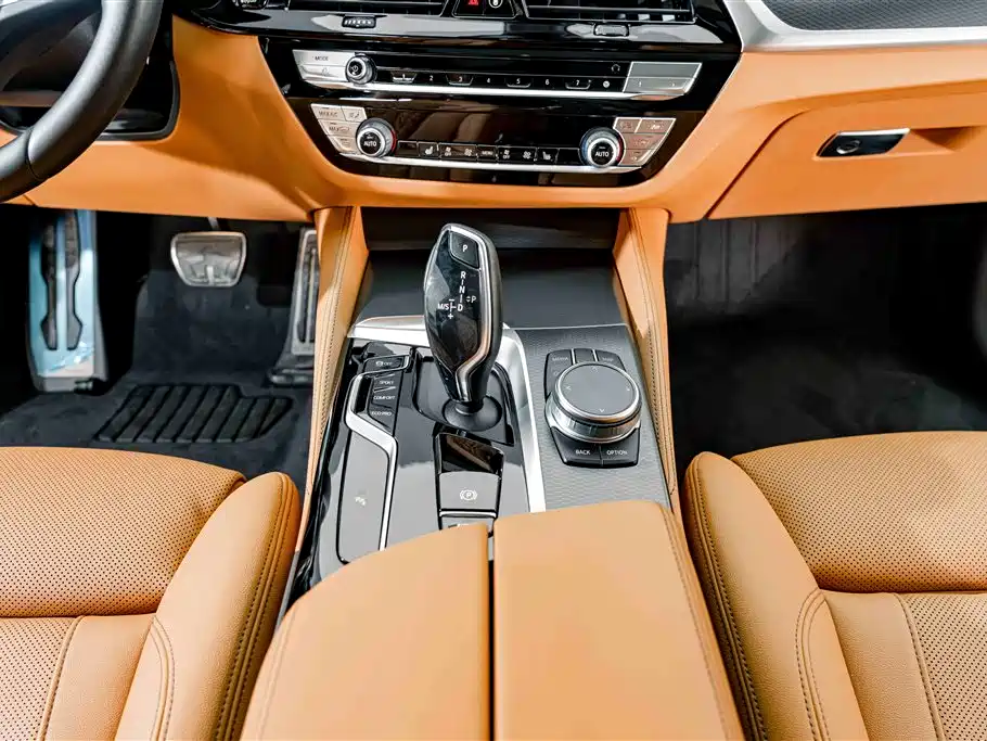 BMW 5 Series (Import) — миниатюра 12