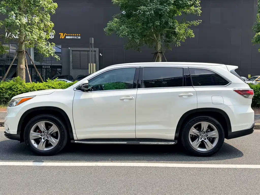 Toyota Highlander — миниатюра 17
