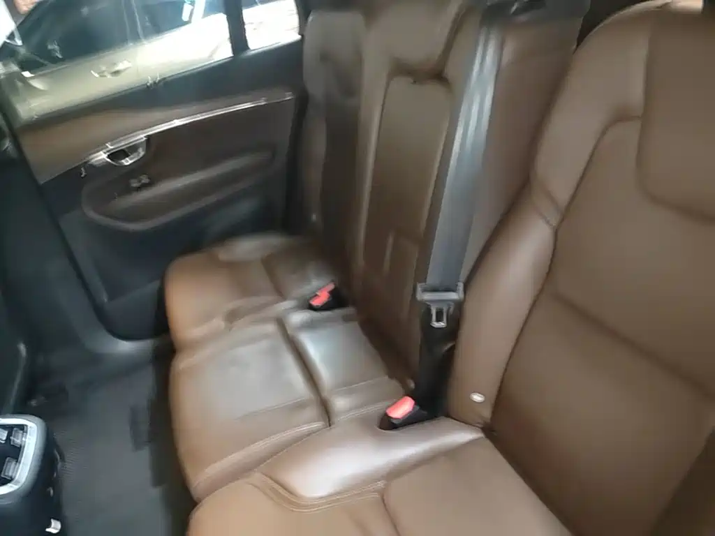 Volvo XC90 — миниатюра 17