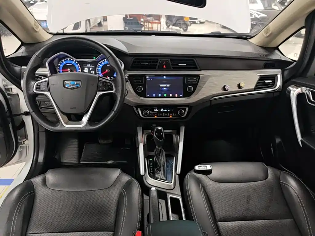 Geely Vision X3 — миниатюра 10