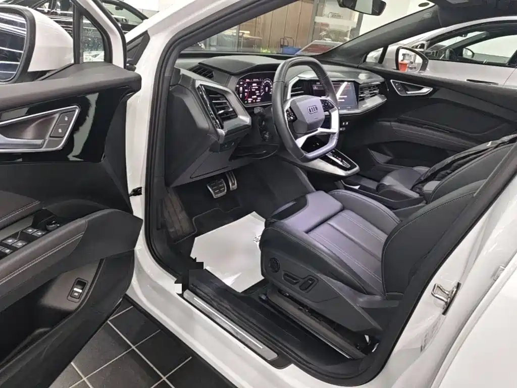 Audi Q4 e-tron — миниатюра 16