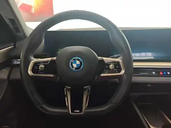 BMW i5 — миниатюра 8
