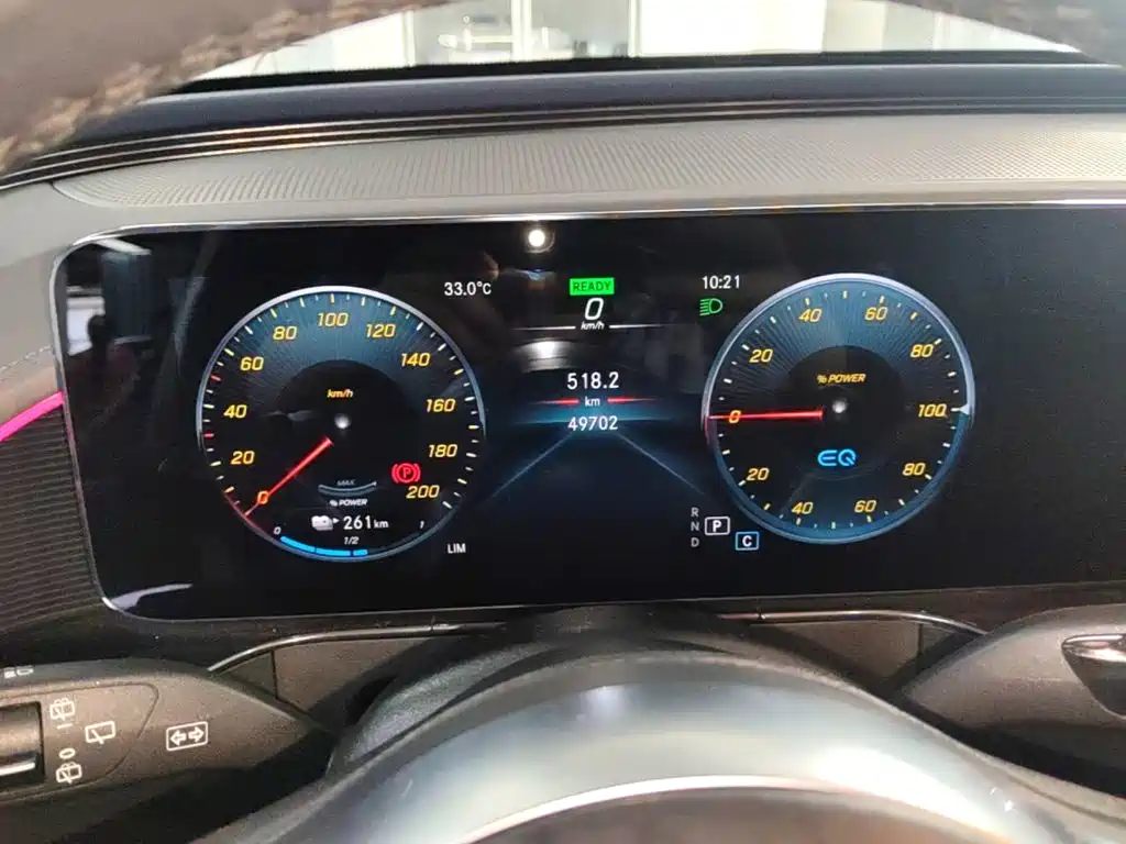 Mercedes-Benz EQC — миниатюра 12