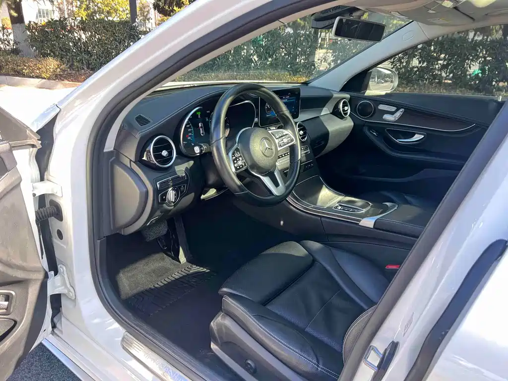 Mercedes-Benz C-Class — миниатюра 9