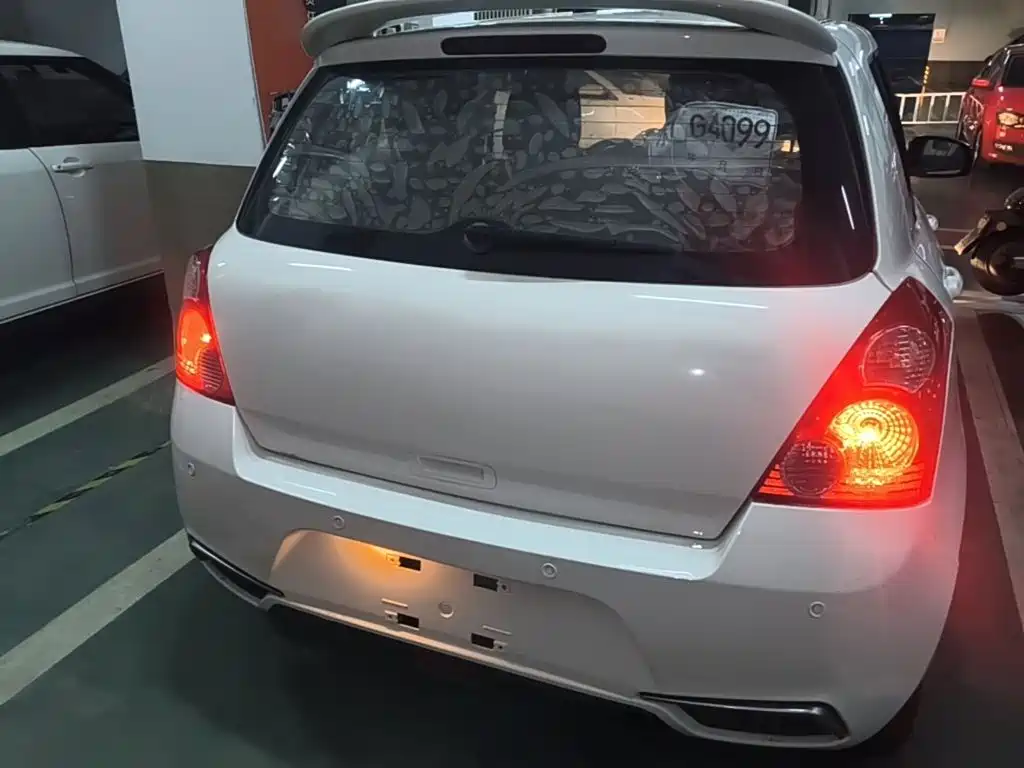 Suzuki Swift — миниатюра 6