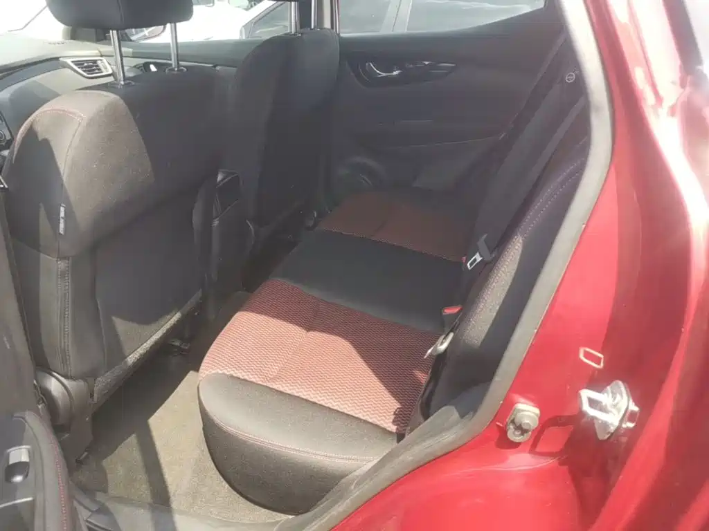 Nissan Qashqai — миниатюра 17