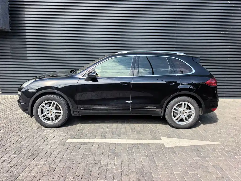 Porsche Cayenne — миниатюра 11