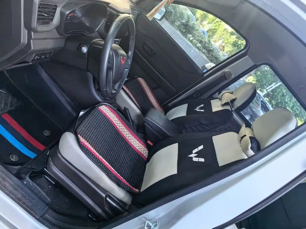 Wuling Hongguang V — миниатюра 11