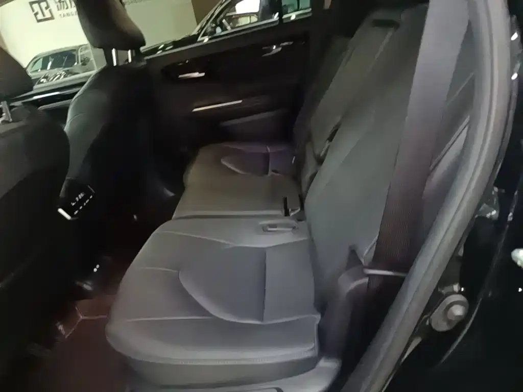 Toyota Highlander — миниатюра 17