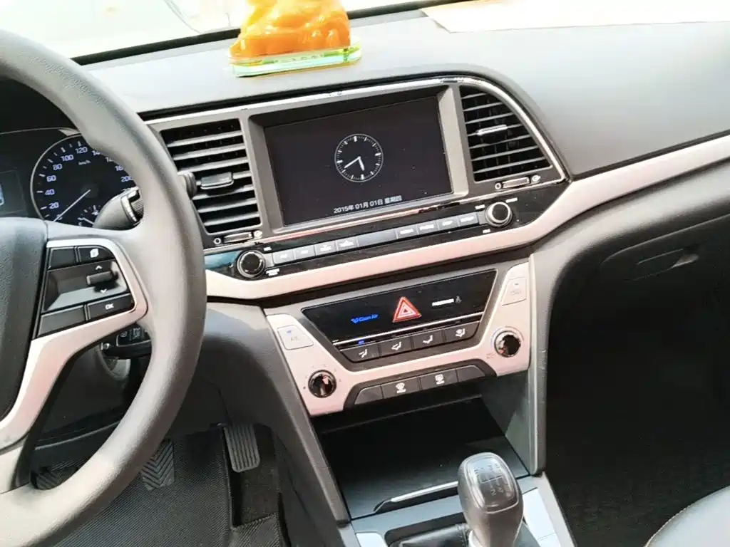 Hyundai Elantra — миниатюра 13