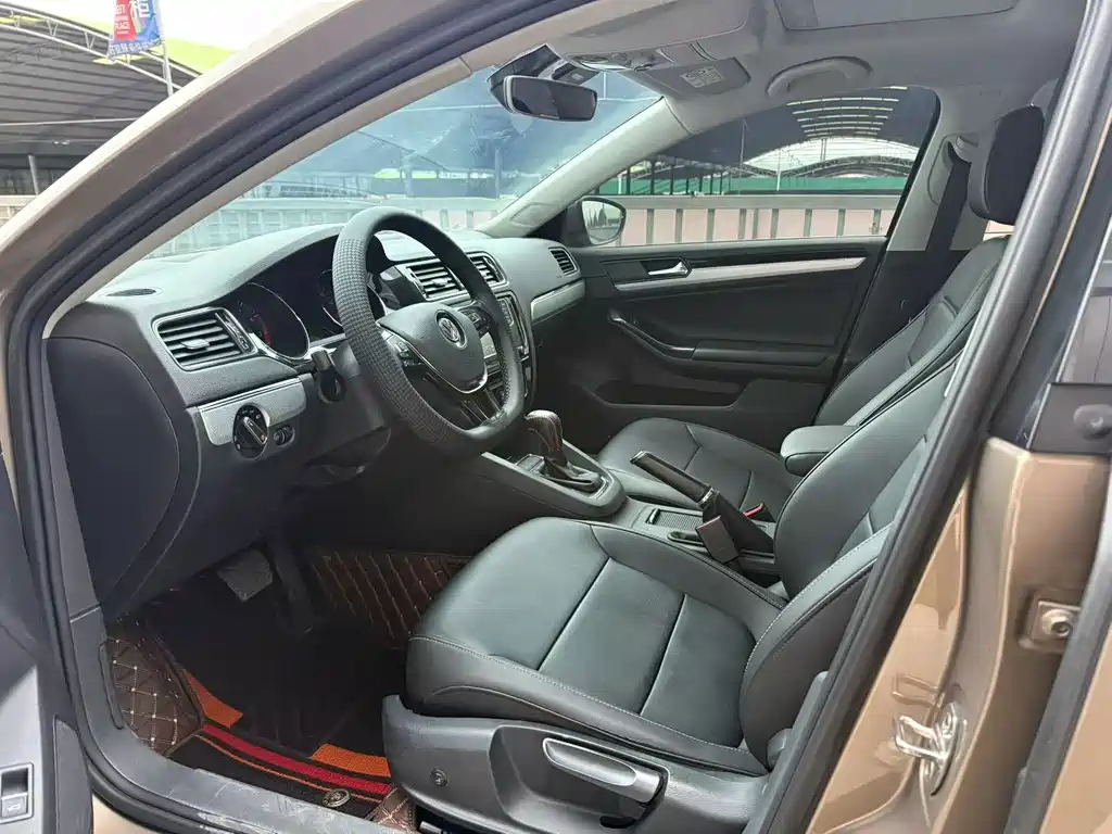 Volkswagen Sagitar — миниатюра 7