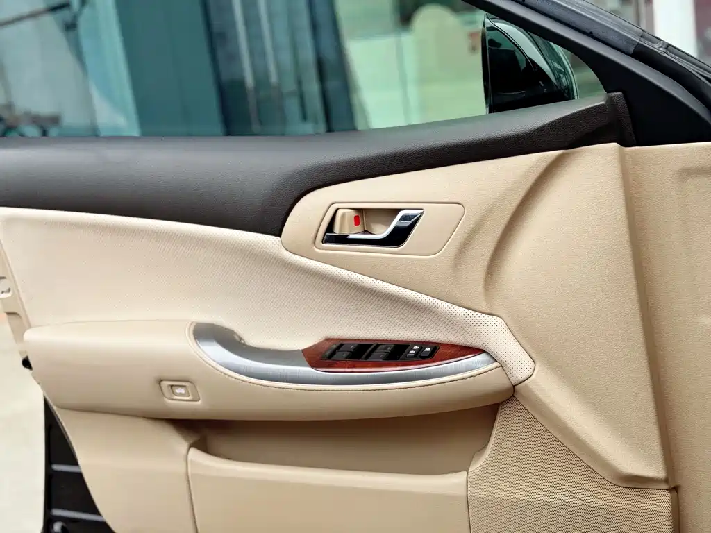 Toyota Crown — миниатюра 16