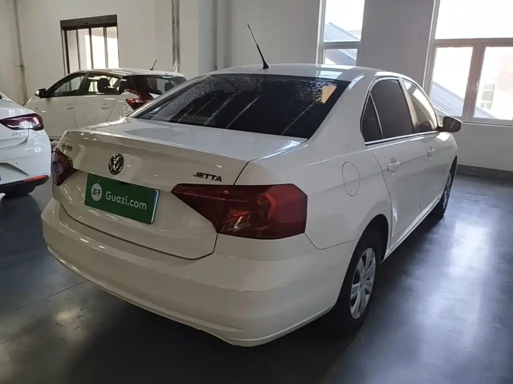 Volkswagen Jetta — миниатюра 7