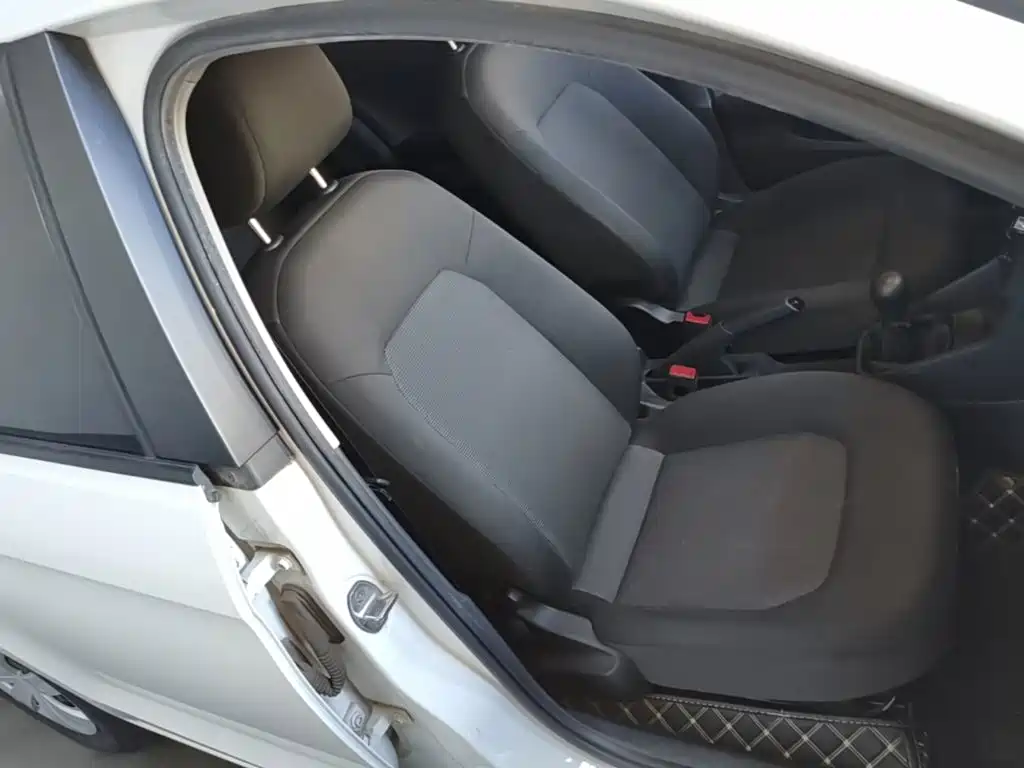 Volkswagen Jetta — миниатюра 25