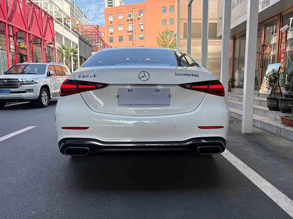 Mercedes-Benz C-Class — миниатюра 15
