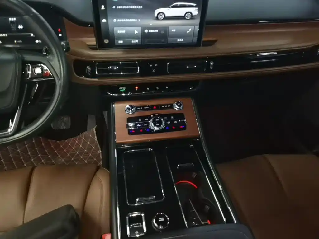 Lincoln Aviator — миниатюра 14