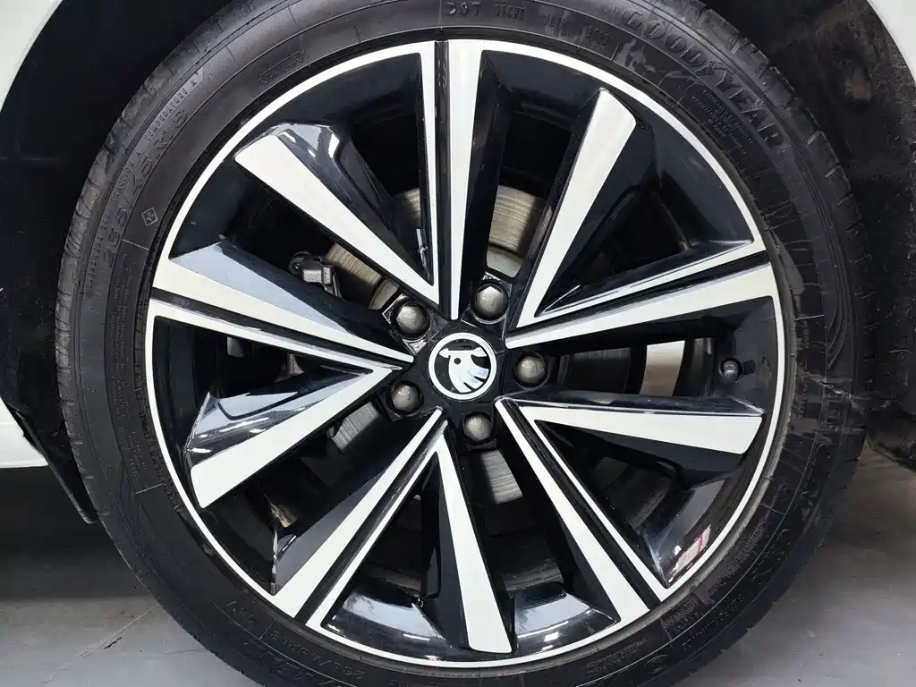 Skoda Superb — миниатюра 15