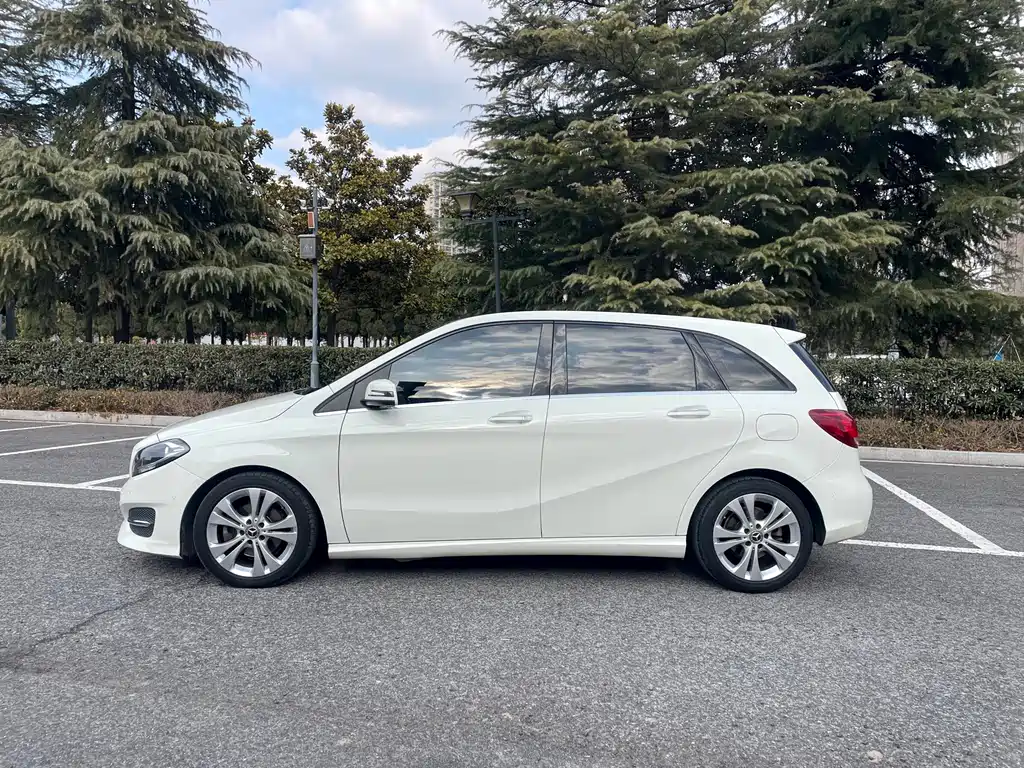 Mercedes-Benz B-Class — миниатюра 7