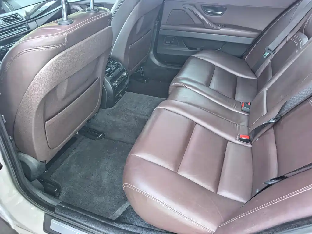 BMW 5 Series New Energy — миниатюра 6
