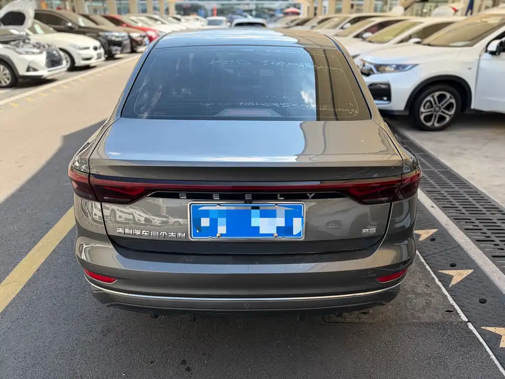 Geely Emgrand — миниатюра 12