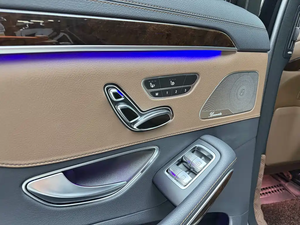 Mercedes-Benz S-Class — миниатюра 11