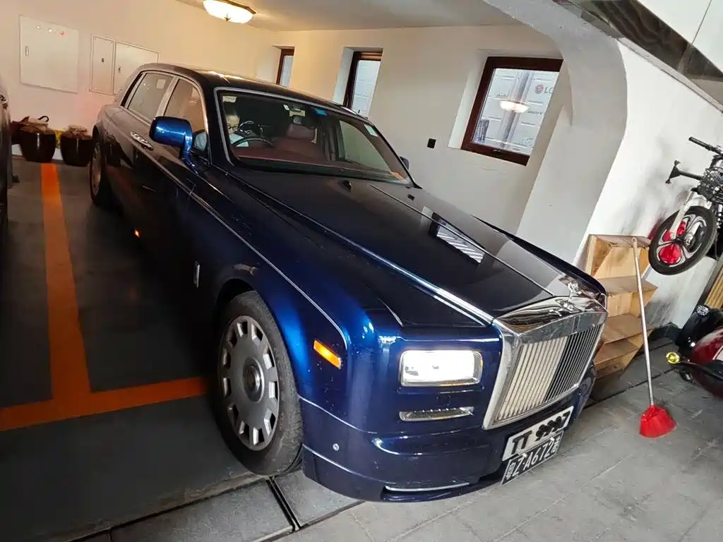 Rolls-Royce Phantom — миниатюра 3