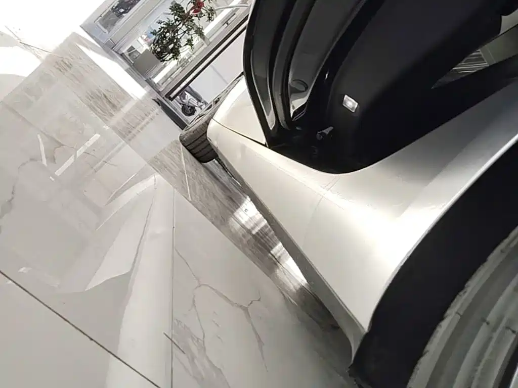 Tesla Model 3 — миниатюра 22