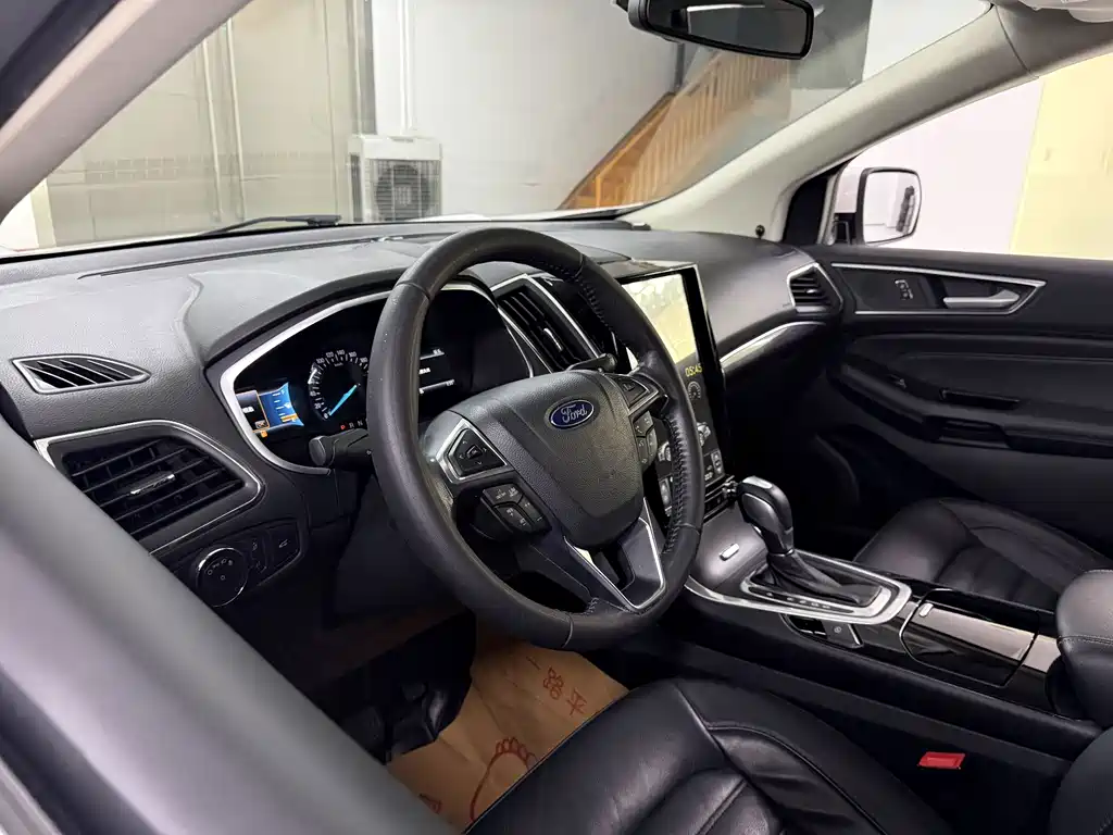 Ford Edge — миниатюра 10