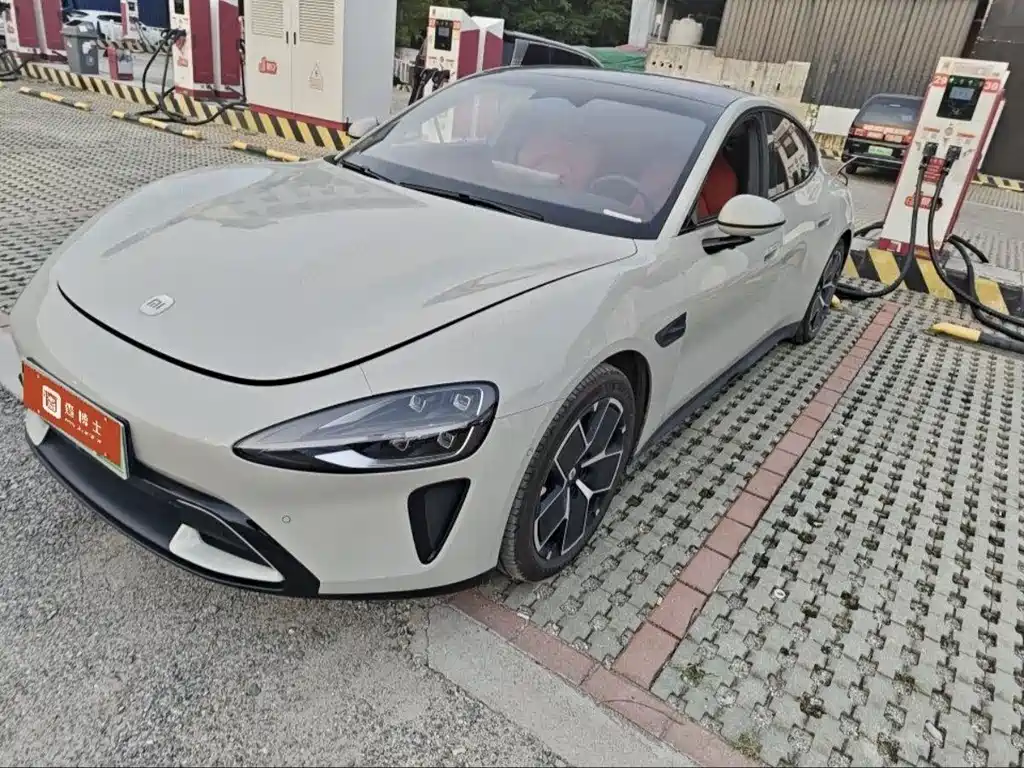Xiaomi SU7 2024