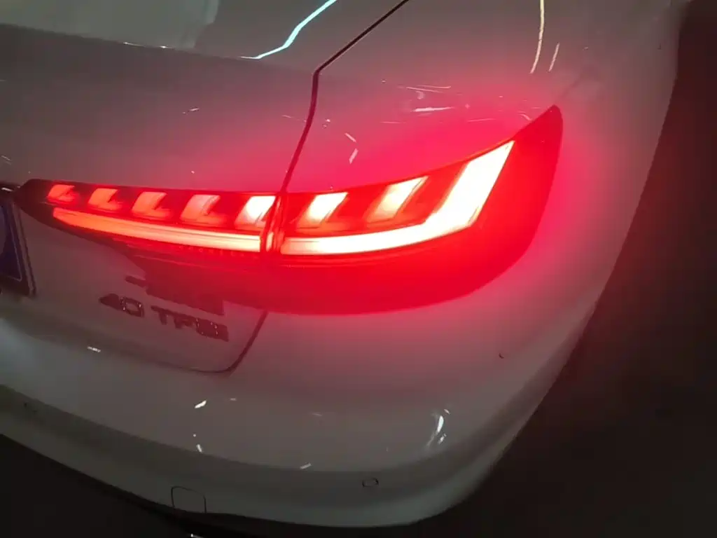 Audi A4L — миниатюра 8