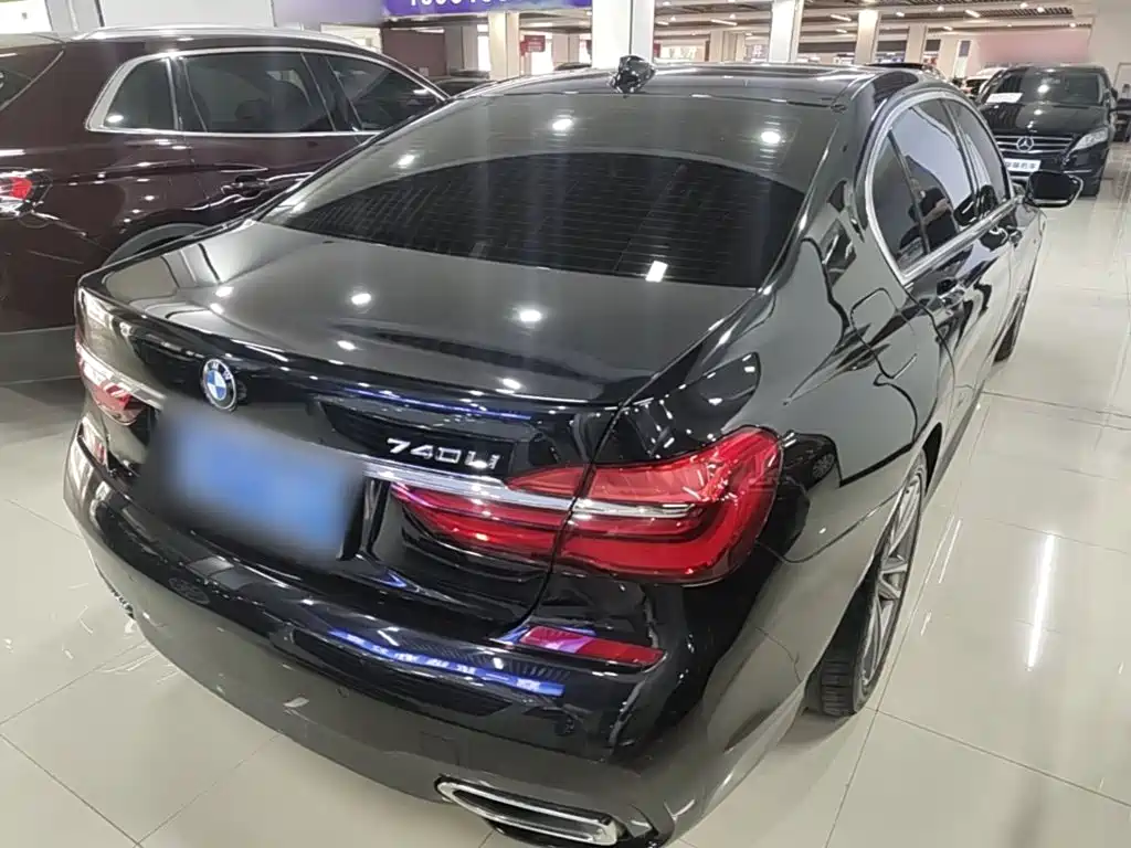 BMW 7 Series — миниатюра 7
