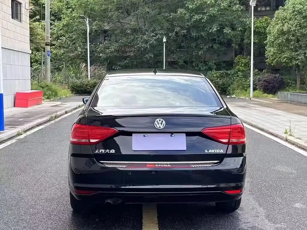 Volkswagen Lavida — миниатюра 4