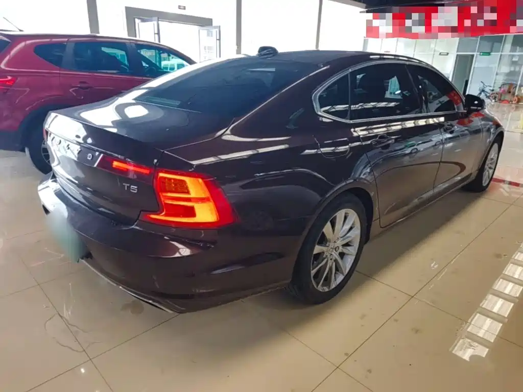 Volvo S90 — миниатюра 7