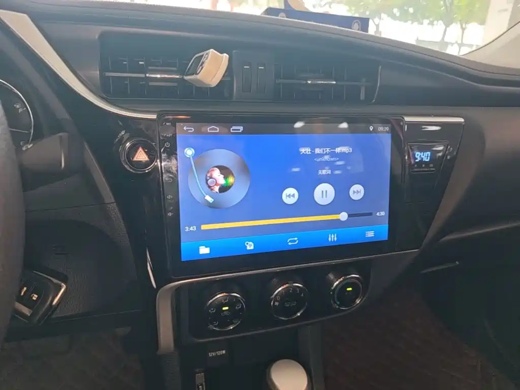 Toyota Corolla — миниатюра 13