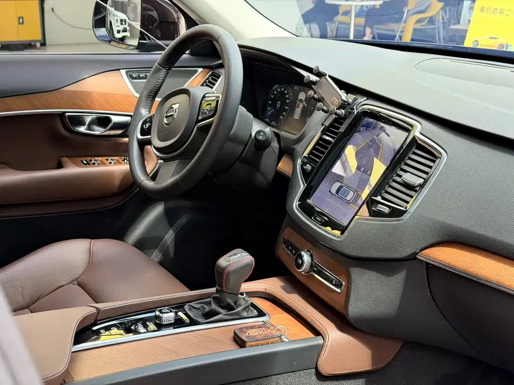 Volvo XC90 — миниатюра 16