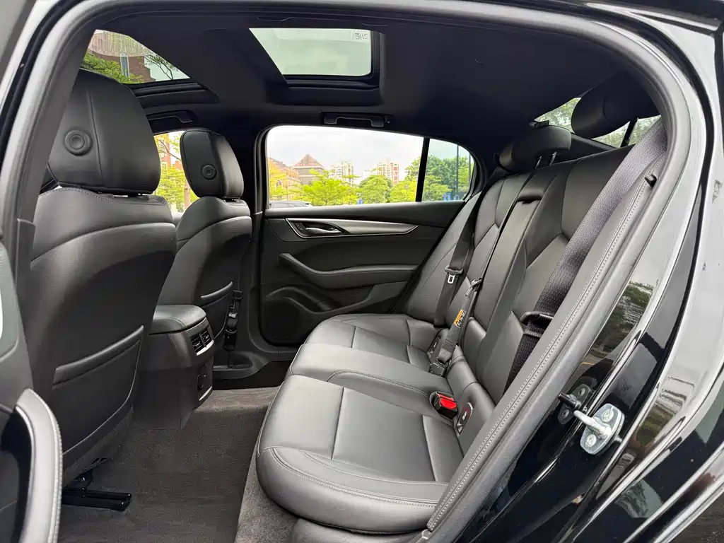Cadillac CT5 — миниатюра 9