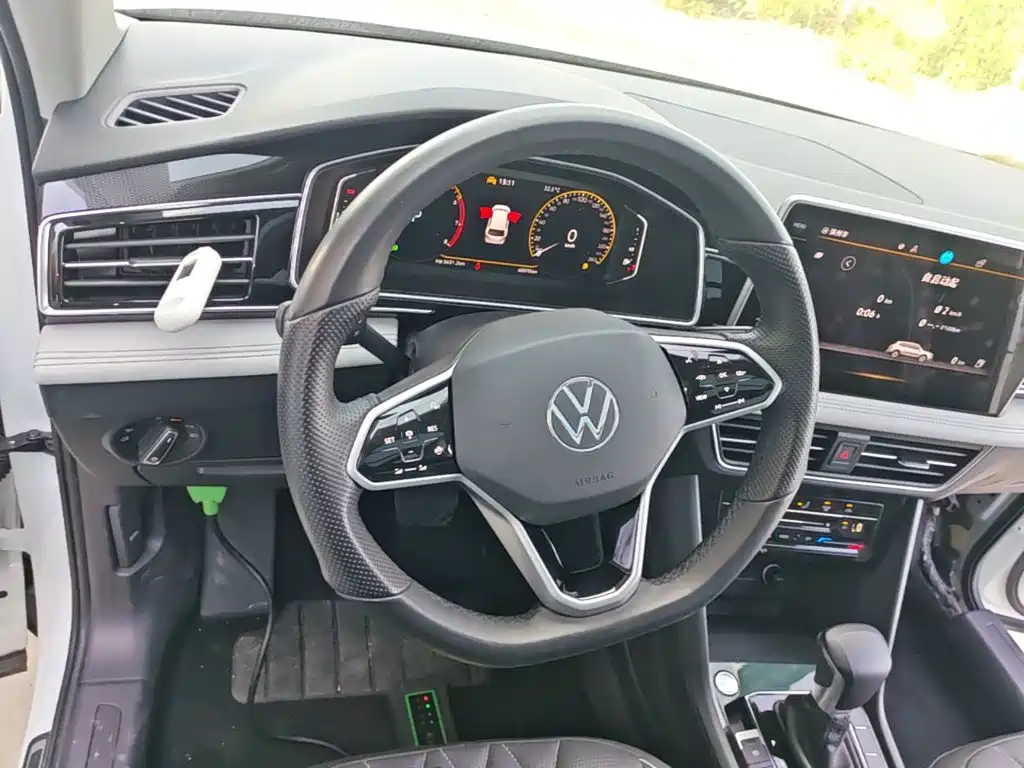 Volkswagen Tiguan L — миниатюра 11