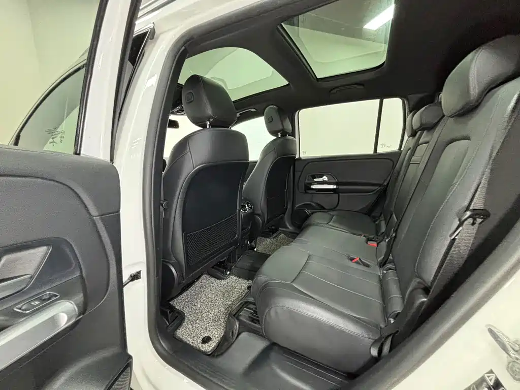 Mercedes-Benz GLB — миниатюра 14