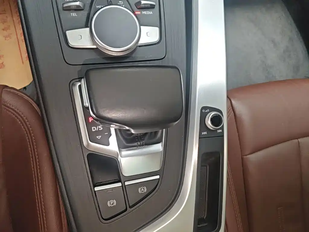 Audi A4L — миниатюра 14