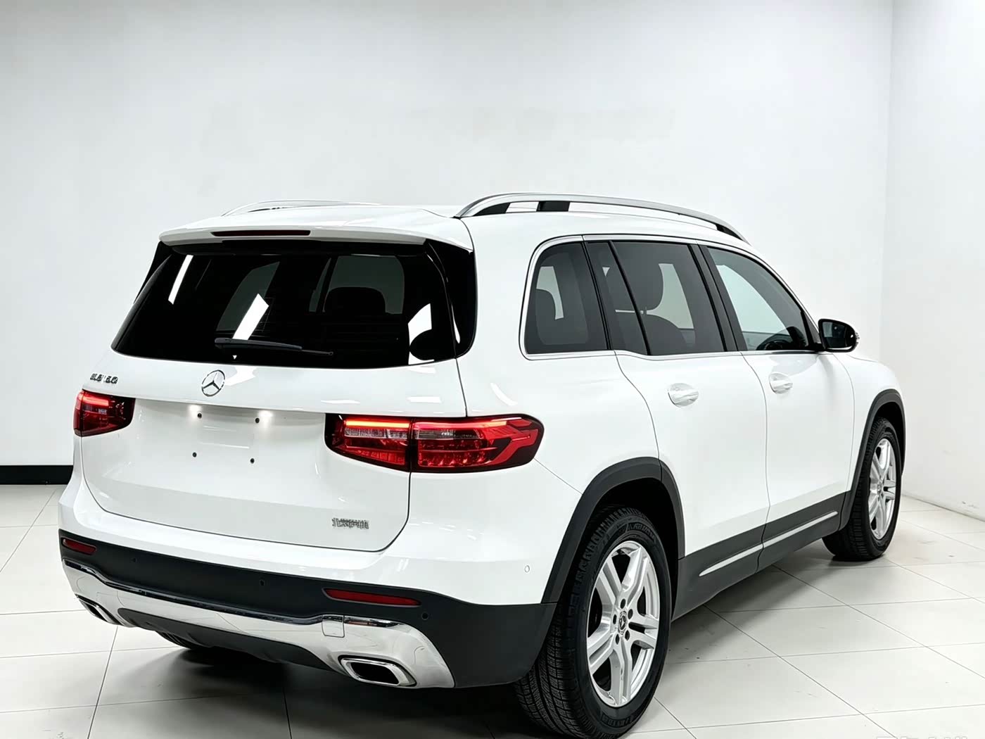 Mercedes-Benz GLB 1.3 л 2022 г. Белый, пробег 45000 км