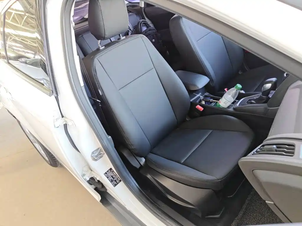 Ford Focus — миниатюра 25