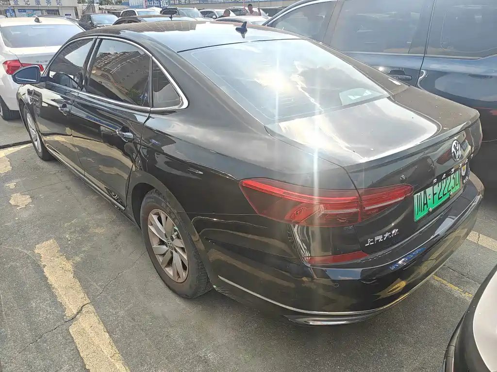 Volkswagen Passat PHEV — миниатюра 15