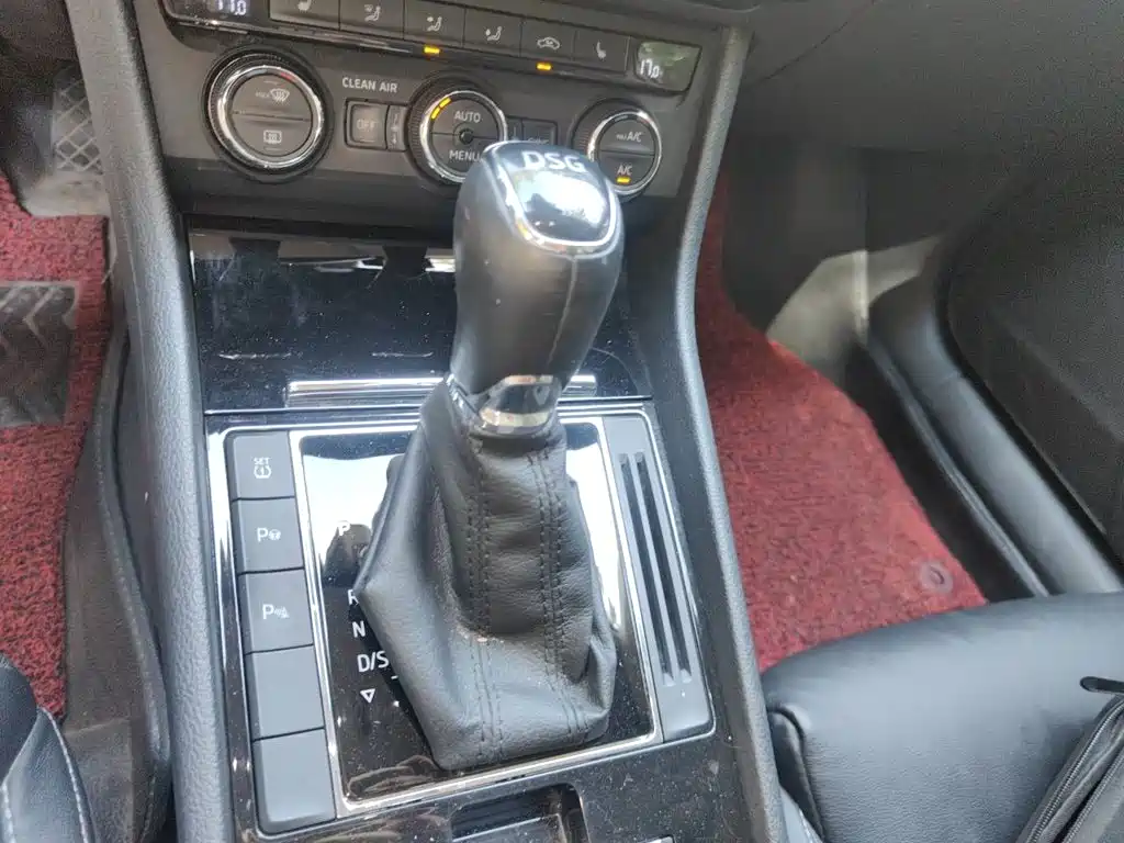 Skoda Superb — миниатюра 10