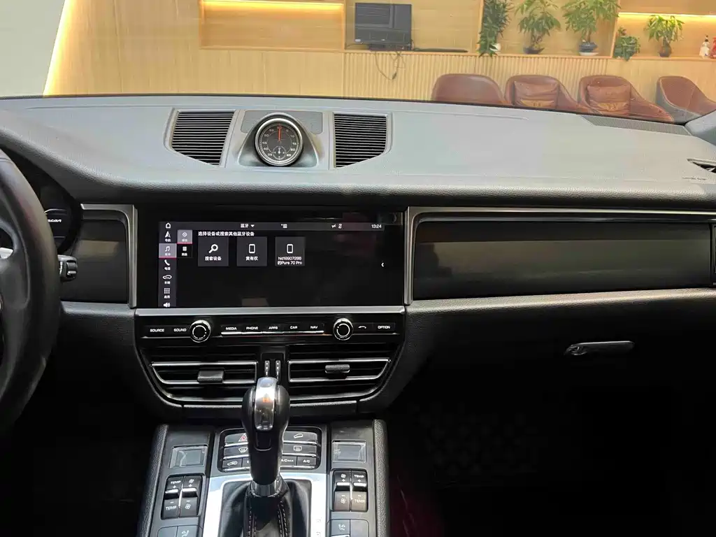 Porsche Macan — миниатюра 23