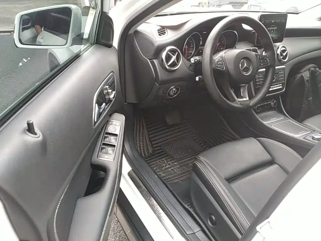 Mercedes-Benz GLA — миниатюра 16
